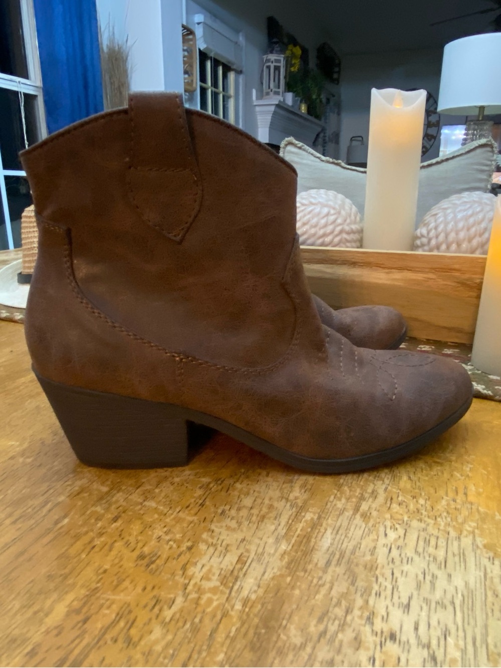 Rampage RAM-WHENDL Brown Distressed Western Ankle Boots…size 8.5